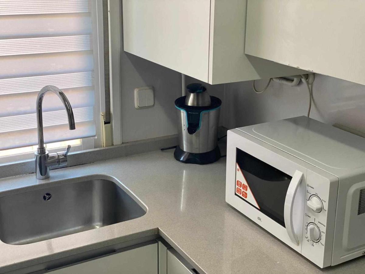 Residencia 12 Octubre Bed & Breakfast Мадрид Екстериор снимка