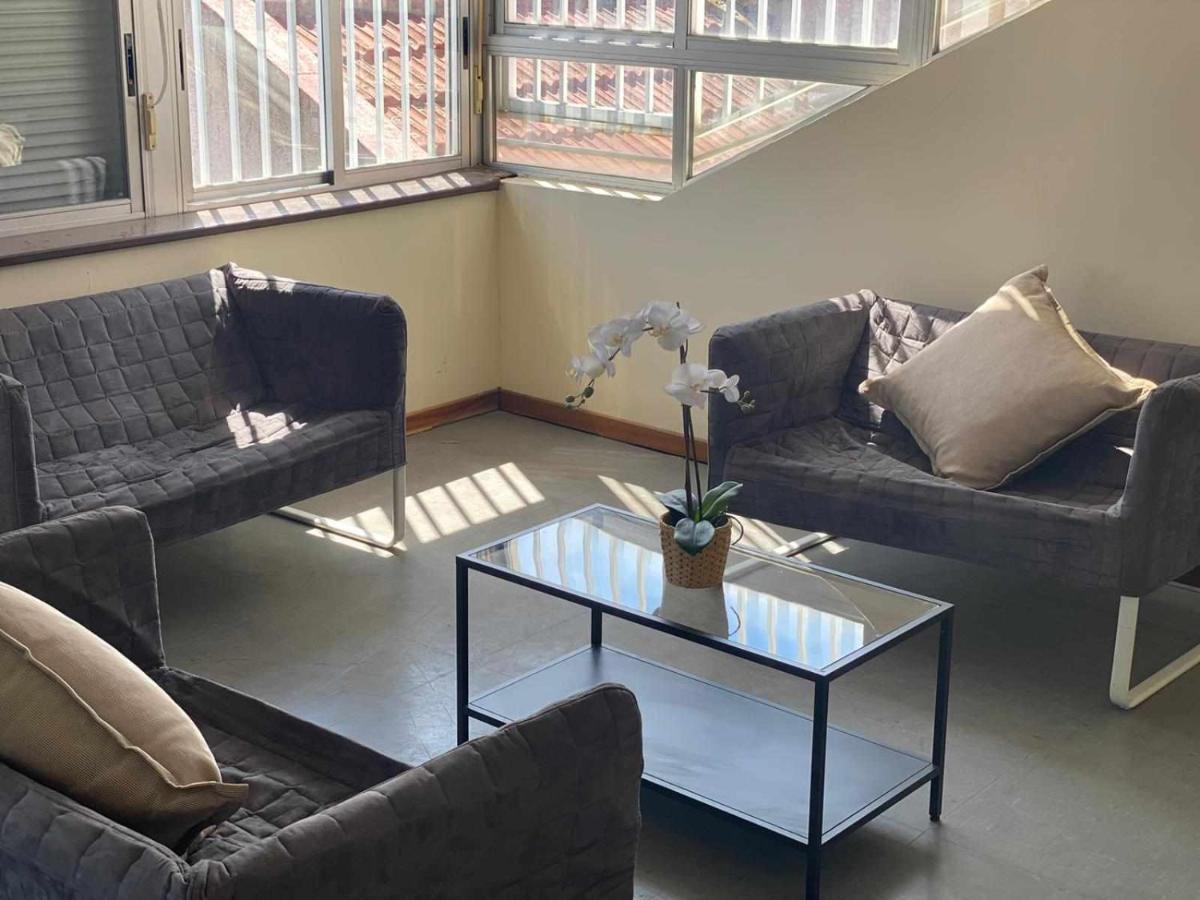 Residencia 12 Octubre Bed & Breakfast Мадрид Екстериор снимка