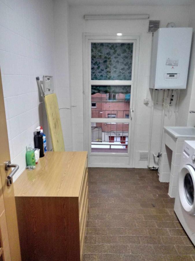 Residencia 12 Octubre Bed & Breakfast Мадрид Екстериор снимка